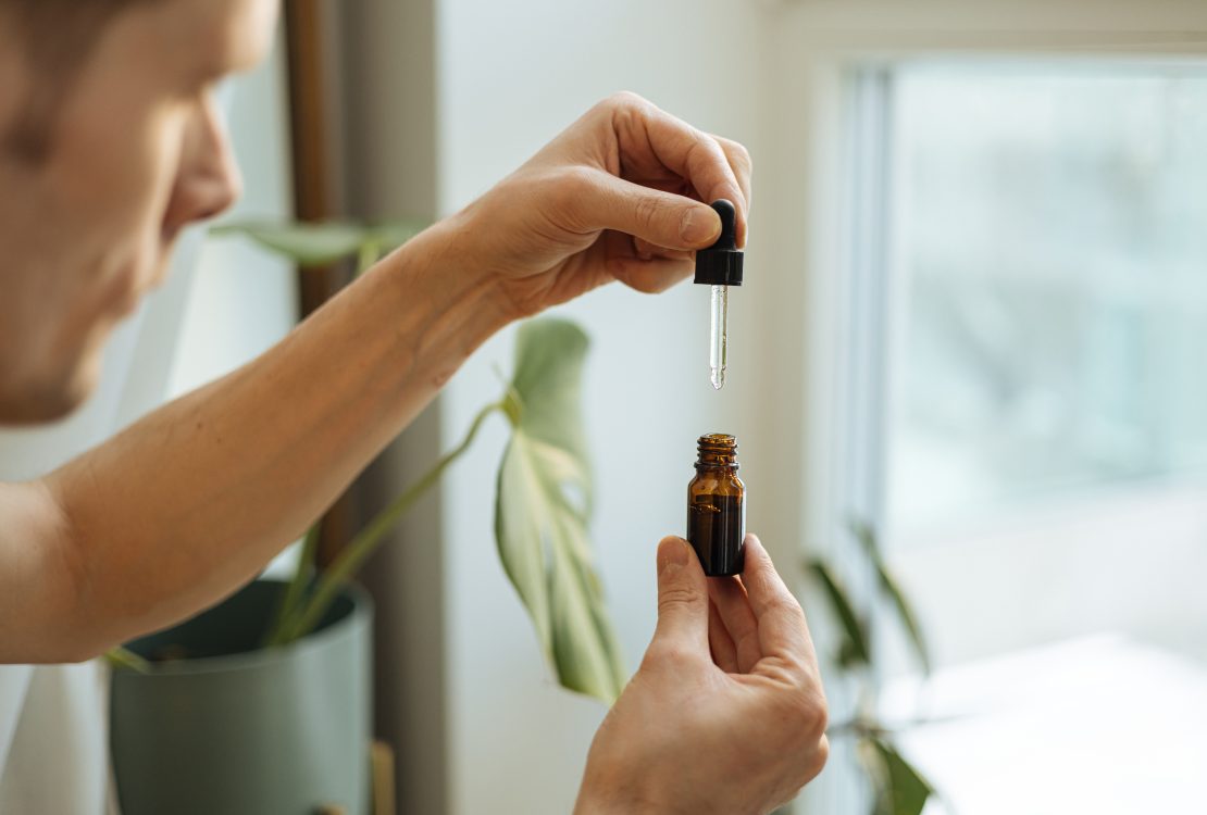 The 6 Health Benefits of CBD Oil Explained
