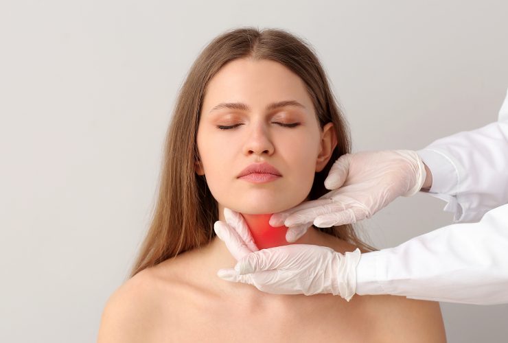 The 13 Signs of Thyroid Problems
