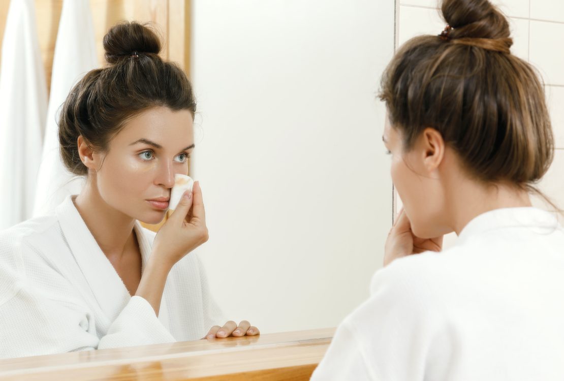 The Best Way to Remove Make-up and Cleanse Your Skin