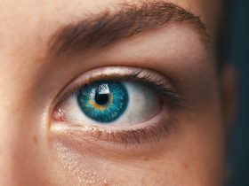 Combatting Dark Under-Eye Circles and Puffiness: Causes and Remedies