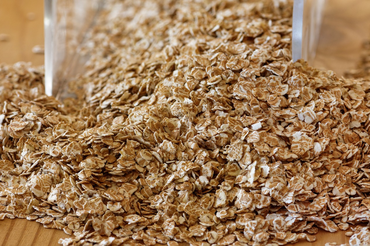 Elevating Plain Oatmeal: 10 Ways to Enhance Its Flavor and Enjoyment