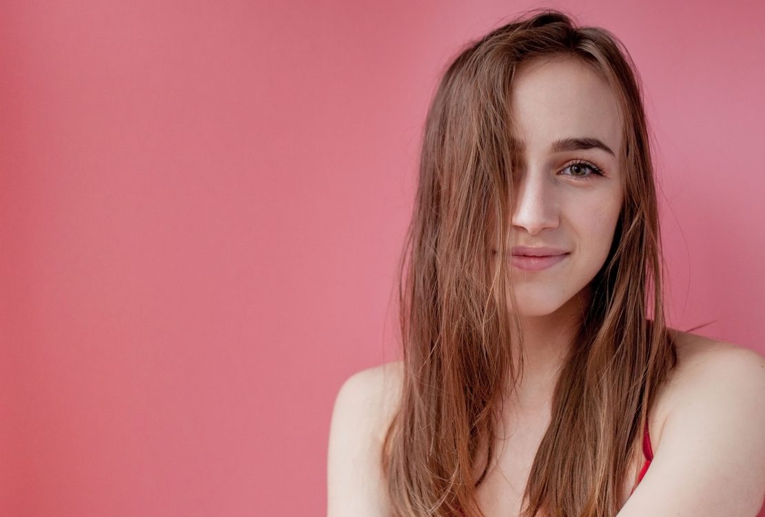 Oily Hair 101: Causes, Symptoms, and How to Manage It